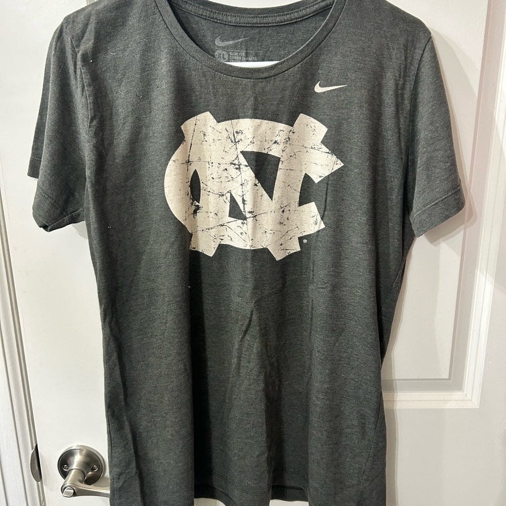 Nike North Carolina Tar Heels Tee